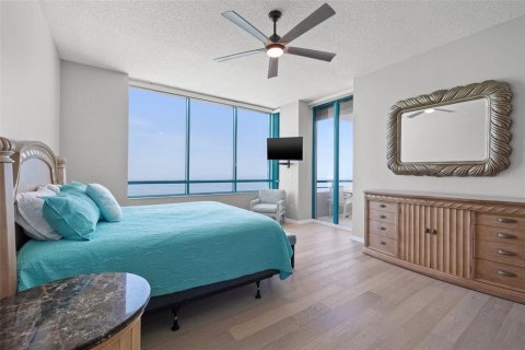 Condominio en venta en Clearwater, Florida, 3 dormitorios, 213.68 m2 № 1521478 - foto 16