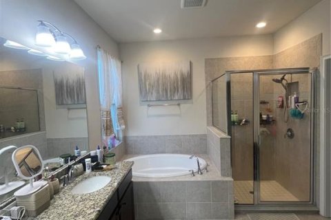 Casa en venta en Wesley Chapel, Florida, 5 dormitorios, 293.76 m2 № 1788229 - foto 18