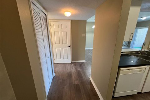 Condo in Orlando, Florida, 3 bedrooms № 2396077 - photo 3