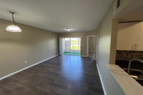 Condo in Orlando, Florida, 3 bedrooms № 2396077 - photo 7