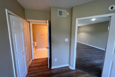 Condo in Orlando, Florida, 3 bedrooms № 2396077 - photo 17
