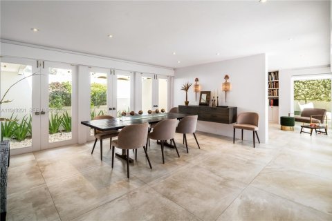 Купить виллу или дом в Корал-Гейблс, Флорида 4 спальни, 284.28м2, № 2006761 - фото 9