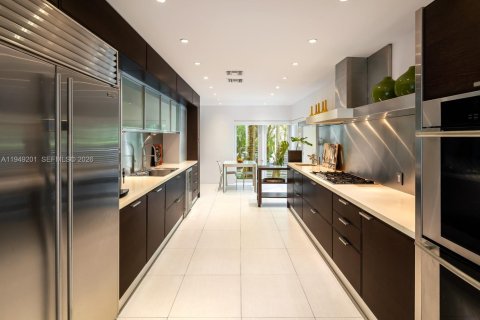 Купить виллу или дом в Корал-Гейблс, Флорида 4 спальни, 284.28м2, № 2006761 - фото 11