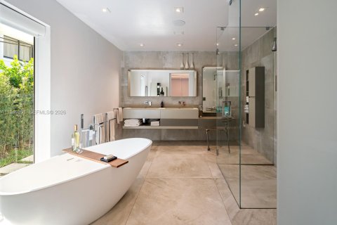 Купить виллу или дом в Корал-Гейблс, Флорида 4 спальни, 284.28м2, № 2006761 - фото 20