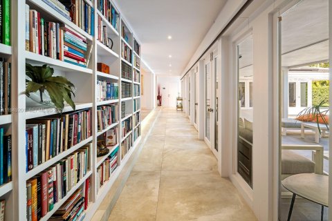 Купить виллу или дом в Корал-Гейблс, Флорида 4 спальни, 284.28м2, № 2006761 - фото 17