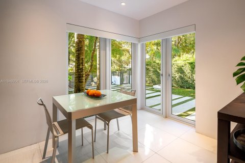 Купить виллу или дом в Корал-Гейблс, Флорида 4 спальни, 284.28м2, № 2006761 - фото 14