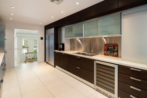 Купить виллу или дом в Корал-Гейблс, Флорида 4 спальни, 284.28м2, № 2006761 - фото 12