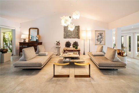 Купить виллу или дом в Корал-Гейблс, Флорида 4 спальни, 284.28м2, № 2006761 - фото 5