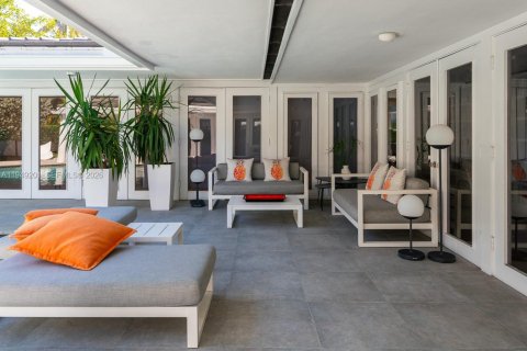 Купить виллу или дом в Корал-Гейблс, Флорида 4 спальни, 284.28м2, № 2006761 - фото 28