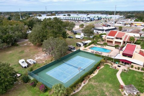 Townhouse in Winter Haven, Florida 3 bedrooms, 220.83 sq.m. № 2384323 - photo 3