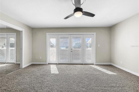 Townhouse in Winter Haven, Florida 3 bedrooms, 220.83 sq.m. № 2384323 - photo 20