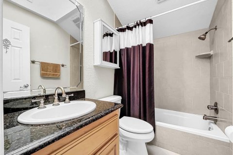 Townhouse in Winter Haven, Florida 3 bedrooms, 220.83 sq.m. № 2384323 - photo 14
