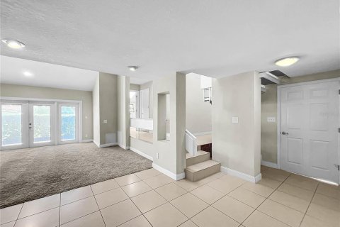 Townhouse in Winter Haven, Florida 3 bedrooms, 220.83 sq.m. № 2384323 - photo 6