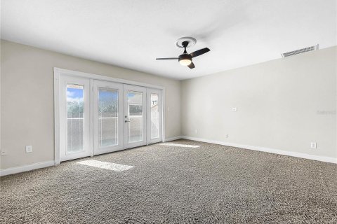 Townhouse in Winter Haven, Florida 3 bedrooms, 220.83 sq.m. № 2384323 - photo 15