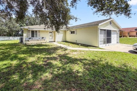 House in Ocala, Florida 2 bedrooms, 122.82 sq.m. № 2364918
