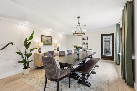 House in Wellington, Florida 7 bedrooms, 602.38 sq.m. № 2185057 - photo 10