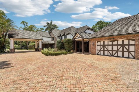 House in Wellington, Florida 7 bedrooms, 602.38 sq.m. № 2185057 - photo 8