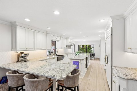 House in Wellington, Florida 7 bedrooms, 602.38 sq.m. № 2185057 - photo 16