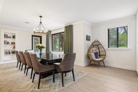 House in Wellington, Florida 7 bedrooms, 602.38 sq.m. № 2185057 - photo 11