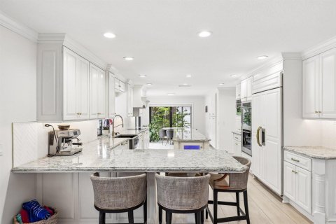 House in Wellington, Florida 7 bedrooms, 602.38 sq.m. № 2185057 - photo 19