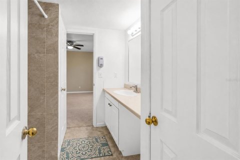 Condo in Saint Petersburg, Florida, 3 bedrooms  № 2111030 - photo 18