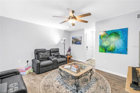Condo in Saint Petersburg, Florida, 3 bedrooms  № 2111030 - photo 7