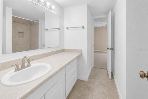Condo in Saint Petersburg, Florida, 3 bedrooms  № 2111030 - photo 20