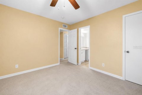 Condo in Saint Petersburg, Florida, 3 bedrooms  № 2111030 - photo 23