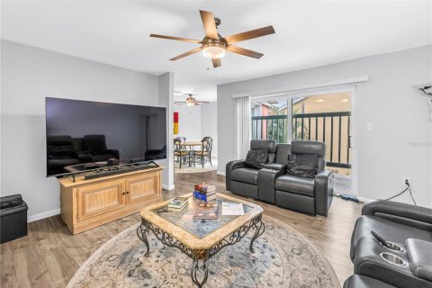 Condo in Saint Petersburg, Florida, 3 bedrooms  № 2111030 - photo 4