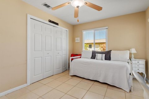 House in Port Charlotte, Florida 3 bedrooms, 132.01 sq.m. № 2216267 - photo 20