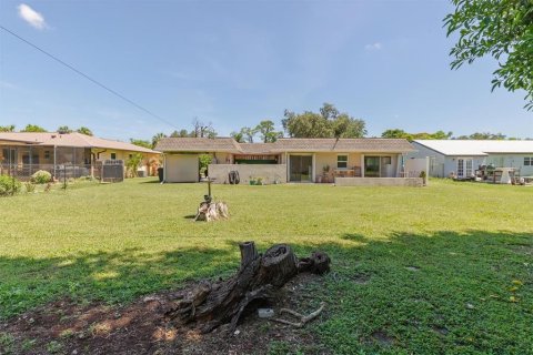 House in Port Charlotte, Florida 3 bedrooms, 132.01 sq.m. № 2216267 - photo 29