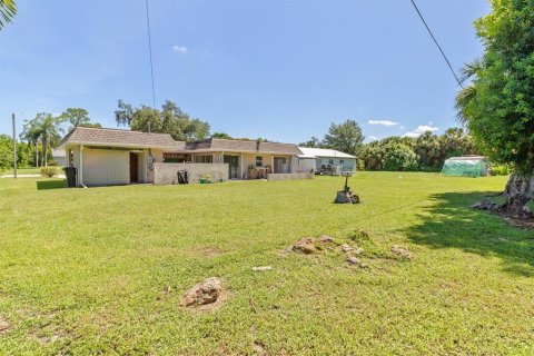 House in Port Charlotte, Florida 3 bedrooms, 132.01 sq.m. № 2216267 - photo 28