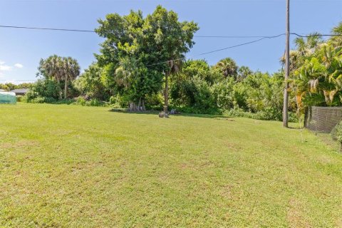 House in Port Charlotte, Florida 3 bedrooms, 132.01 sq.m. № 2216267 - photo 27