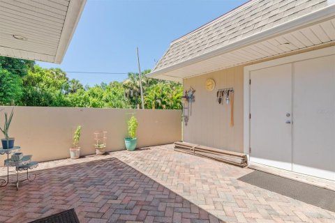House in Port Charlotte, Florida 3 bedrooms, 132.01 sq.m. № 2216267 - photo 24
