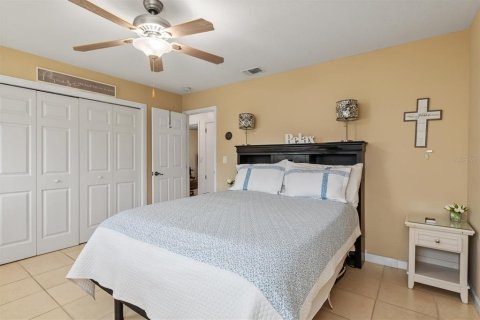 House in Port Charlotte, Florida 3 bedrooms, 132.01 sq.m. № 2216267 - photo 15
