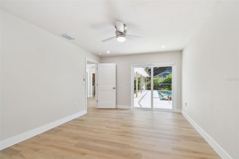 House in Tampa, Florida 4 bedrooms, 262.08 sq.m. № 1821366 - photo 30