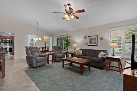 House in The Villages, Florida 3 bedrooms, 138.24 sq.m. № 2403657 - photo 4