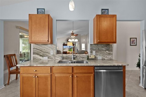 House in The Villages, Florida 3 bedrooms, 138.24 sq.m. № 2403657 - photo 11