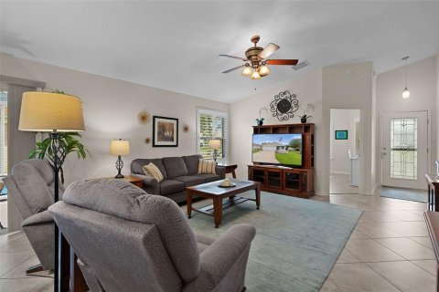 House in The Villages, Florida 3 bedrooms, 138.24 sq.m. № 2403657 - photo 5