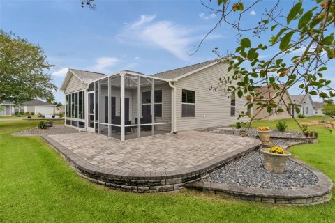 House in The Villages, Florida 3 bedrooms, 138.24 sq.m. № 2403657 - photo 30