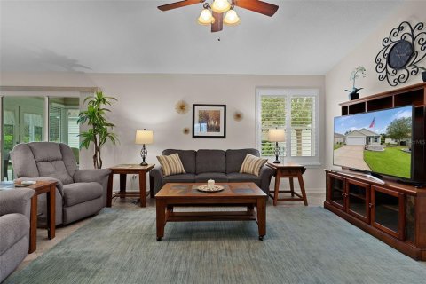 House in The Villages, Florida 3 bedrooms, 138.24 sq.m. № 2403657 - photo 7