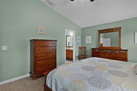 House in The Villages, Florida 3 bedrooms, 138.24 sq.m. № 2403657 - photo 20