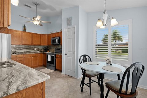 House in The Villages, Florida 3 bedrooms, 138.24 sq.m. № 2403657 - photo 13