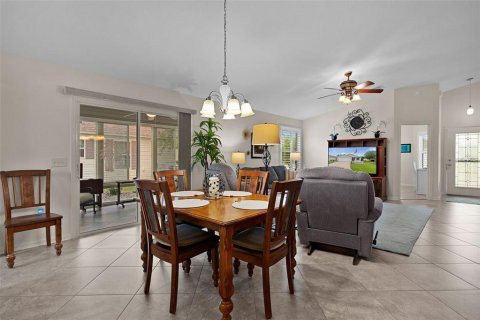House in The Villages, Florida 3 bedrooms, 138.24 sq.m. № 2403657 - photo 8