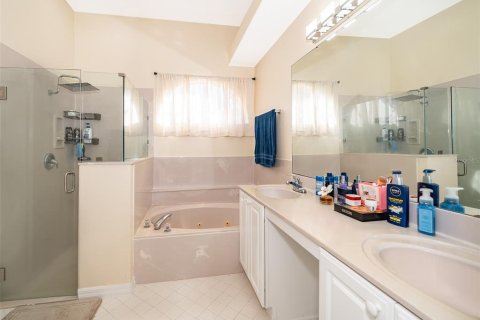 House in Kissimmee, Florida 4 bedrooms, 191.01 sq.m. № 1905514 - photo 26