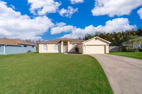 House in Kissimmee, Florida 4 bedrooms, 191.01 sq.m. № 1905514 - photo 1