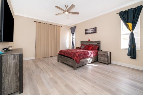 House in Kissimmee, Florida 4 bedrooms, 191.01 sq.m. № 1905514 - photo 24