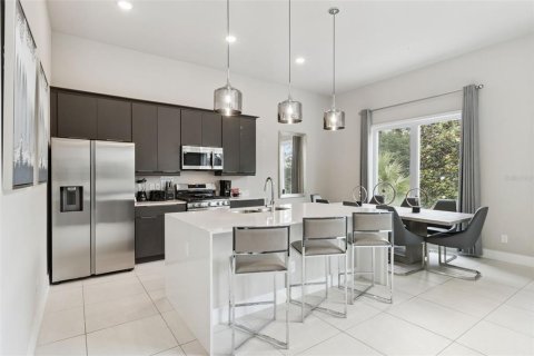 Townhouse in Four Corners, Florida 5 bedrooms, 244.33 sq.m. № 2125064 - photo 10