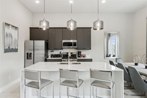 Townhouse in Four Corners, Florida 5 bedrooms, 244.33 sq.m. № 2125064 - photo 11