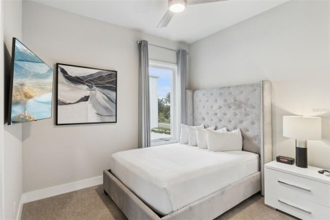 Townhouse in Four Corners, Florida 5 bedrooms, 244.33 sq.m. № 2125064 - photo 25